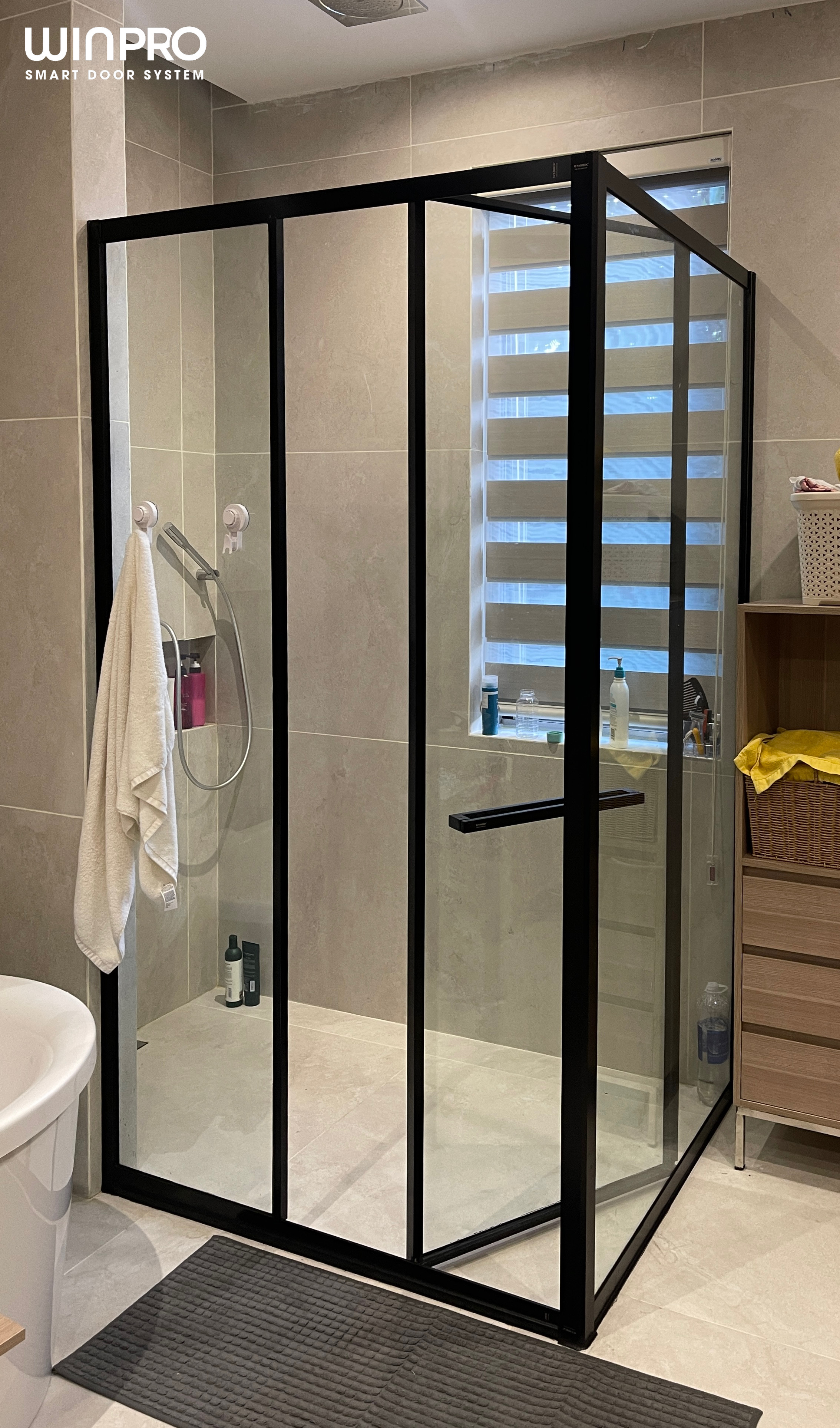 Phòng Tắm Kính 90 Độ Cửa Lùa – Giải Pháp Hoàn Hảo Cho Không Gian Hiện Đại